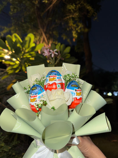 Batman Batwheels Kinder Joy Bouquet – A Sweet Surprise in Pista Green