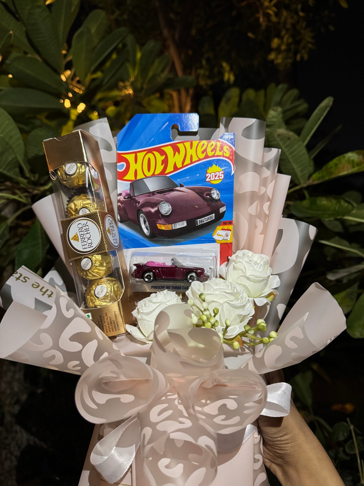 Hot Wheels Porsche 911 Turbo Bouquet with Ferrero Rocher - Royal Rich Edition