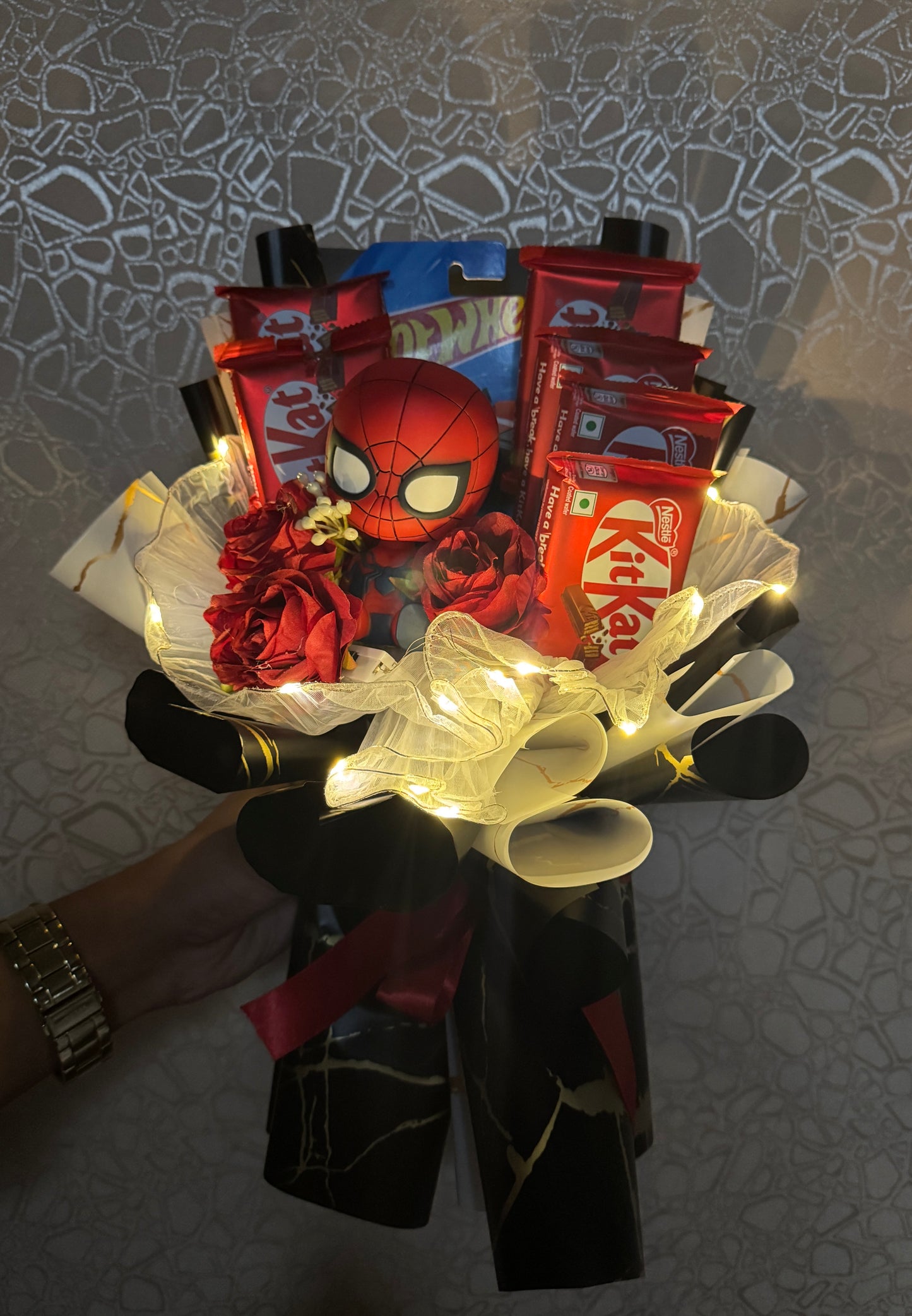 The Hot Wheels Hero Bouquet
Spider-Man power & chocolate magic