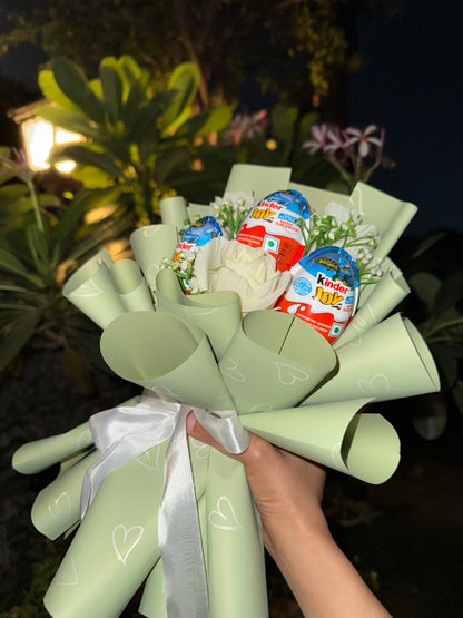 Batman Batwheels Kinder Joy Bouquet – A Sweet Surprise in Pista Green