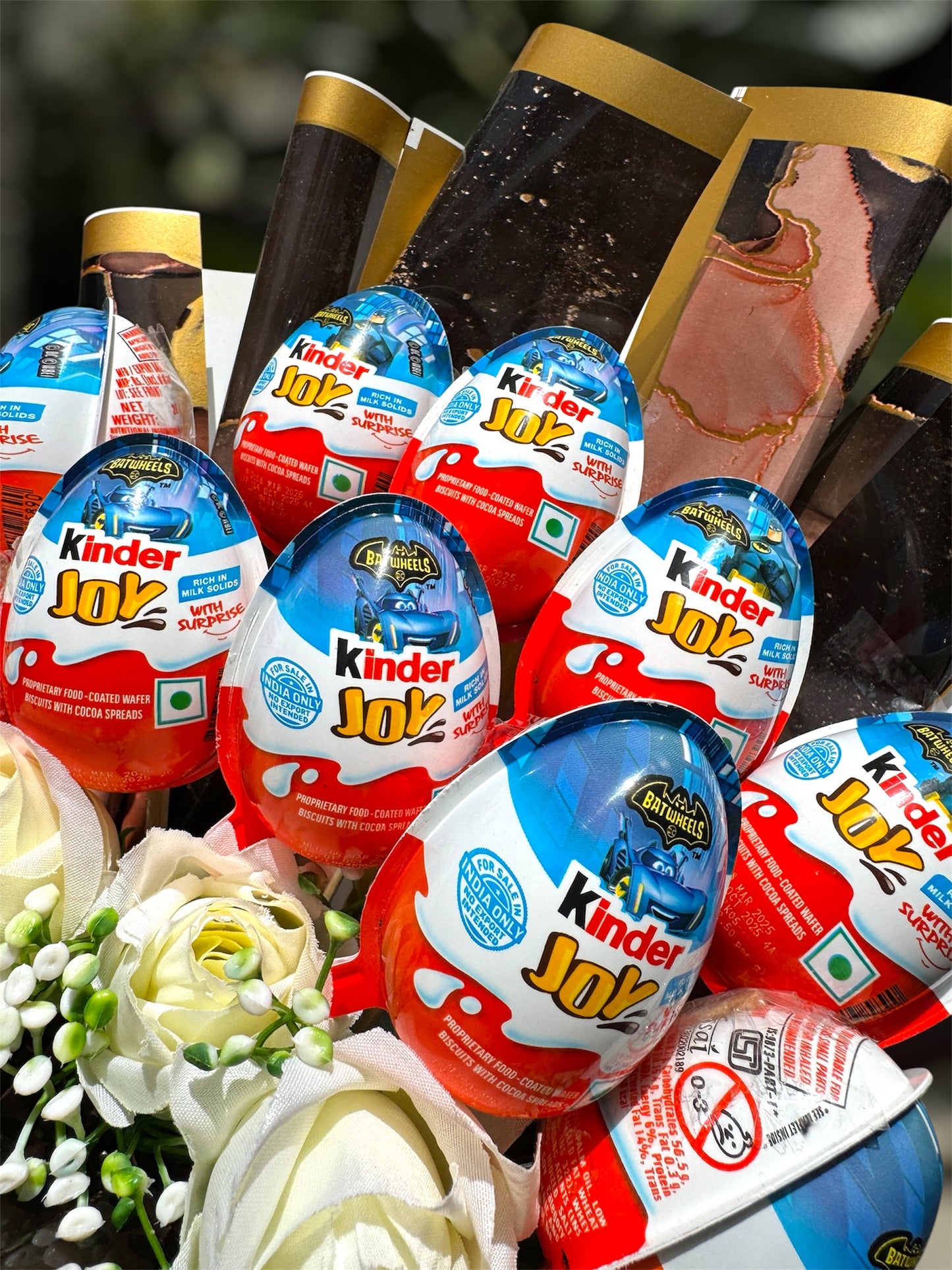 Batwheels Kinderjoy Bouquet - For Batman Lovers (10 pieces)