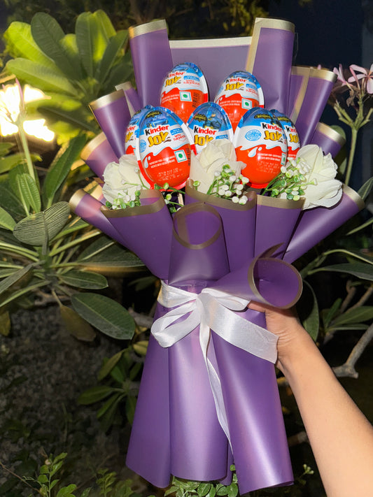Batman Batwheels Kinder Joy Bouquet – A Heroic Treat Full of Surprises (7 Pieces)