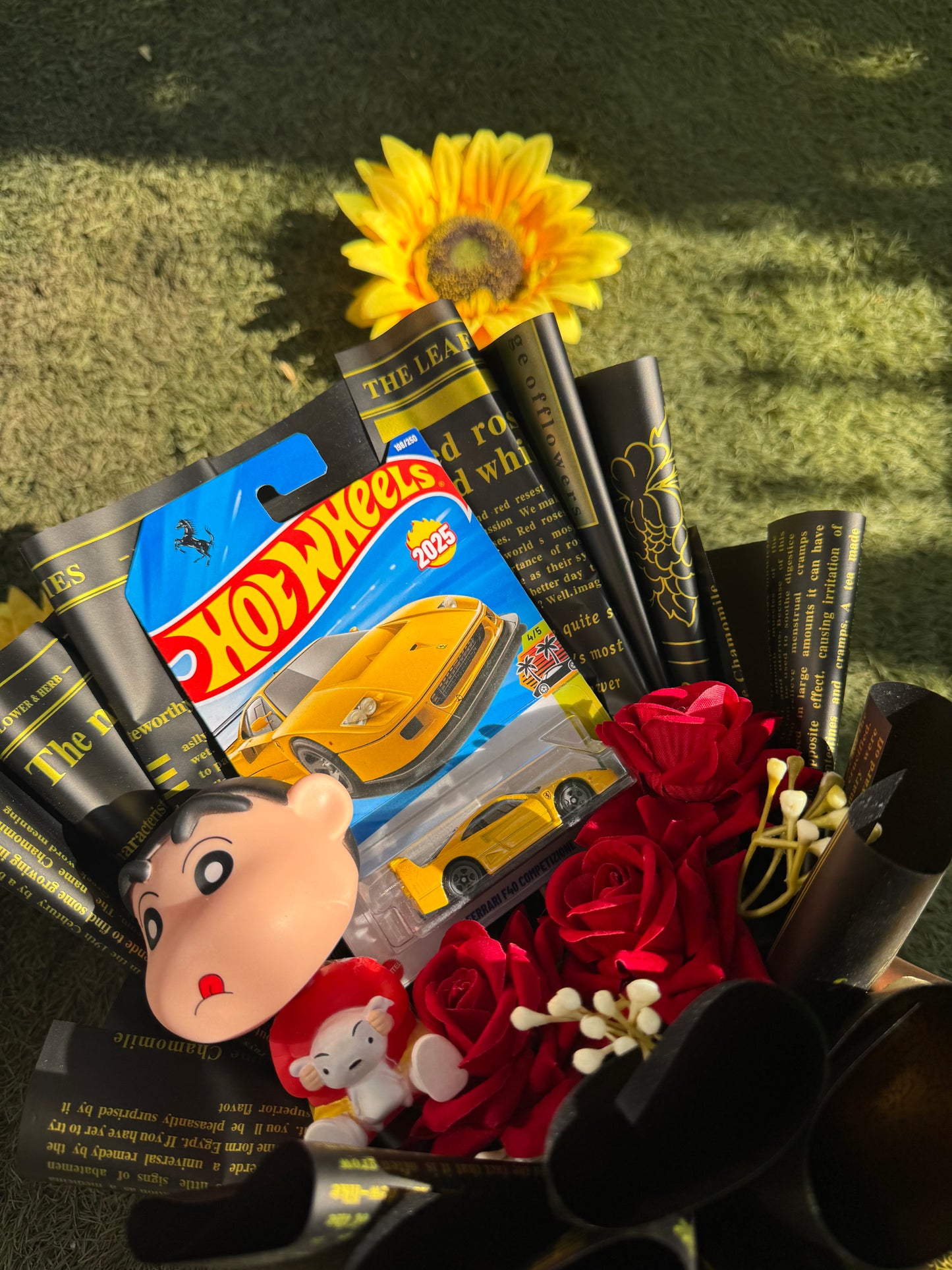 Ferrari F40 Competizione Hot Wheels Bouquet – Cute chaos, the Shinchan way