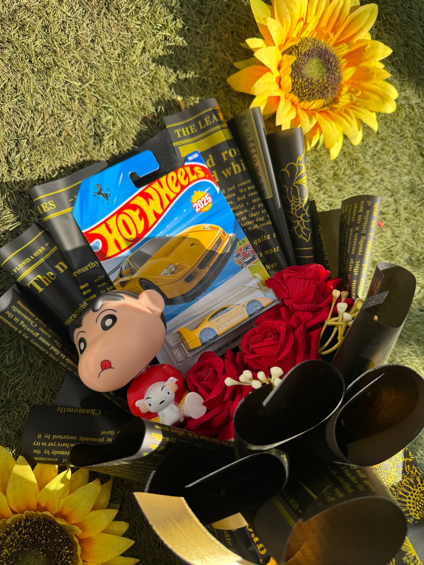 Ferrari F40 Competizione Hot Wheels Bouquet – Cute chaos, the Shinchan way
