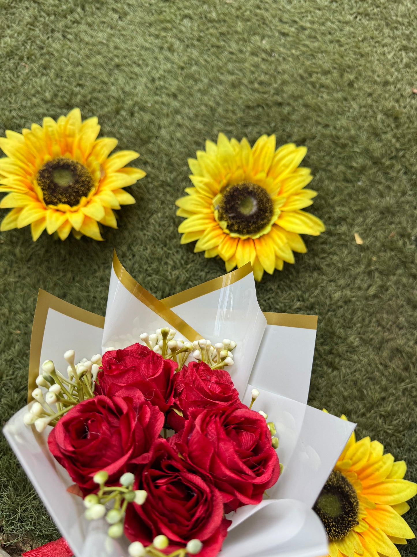 Cute Red Rose Bouquet – A Special Gesture of Love