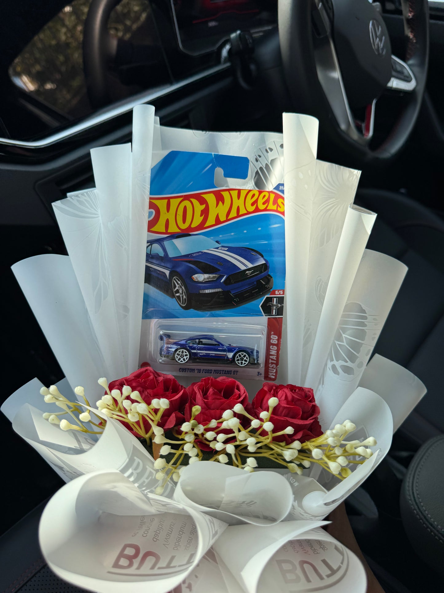 Hot Wheels Custom ’18 Ford Mustang GT Bouquet – Made to Take Over