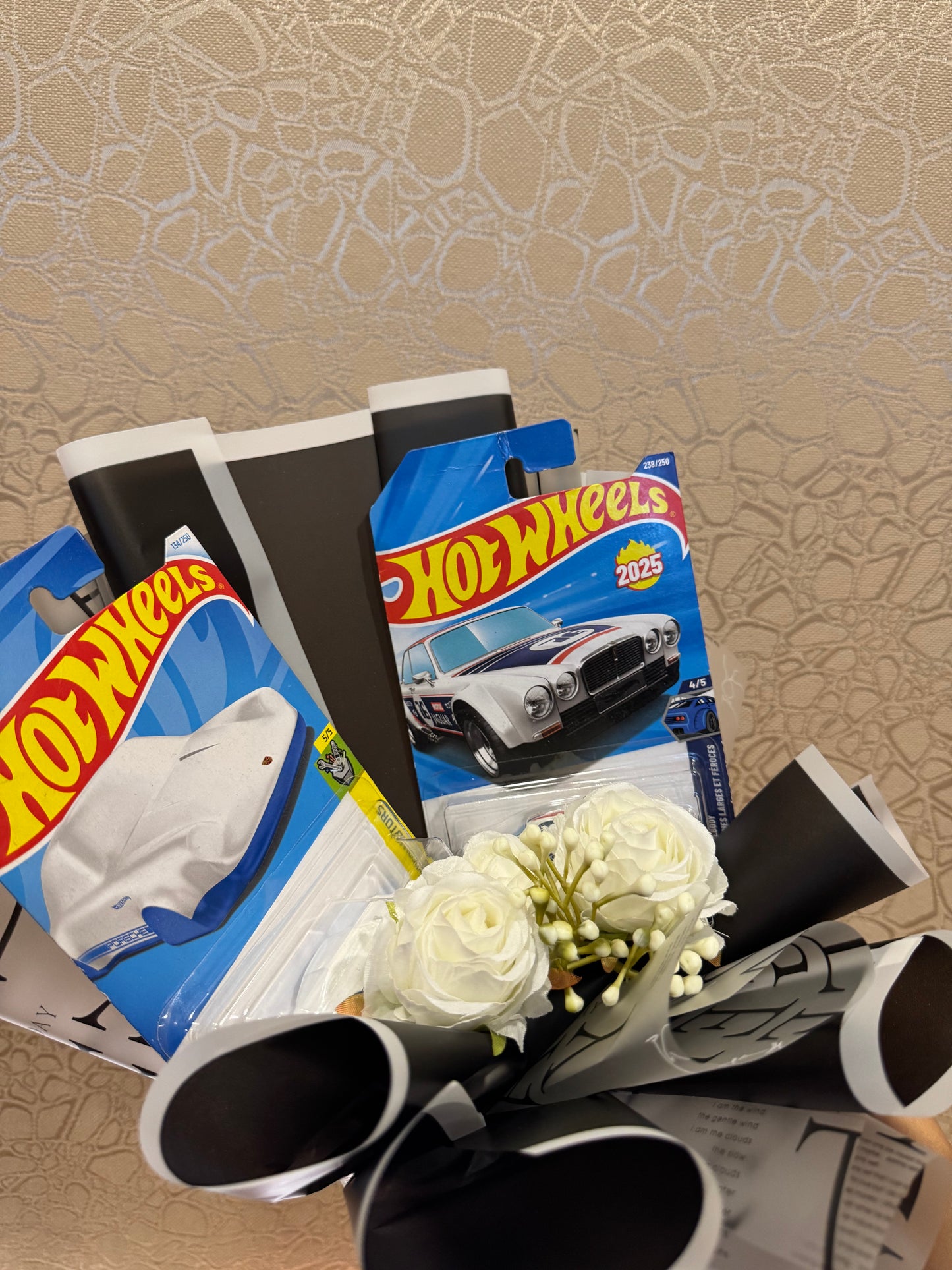 Jaguar & Porsche Hot Wheels Bouquet – Where Classics Meet Speed