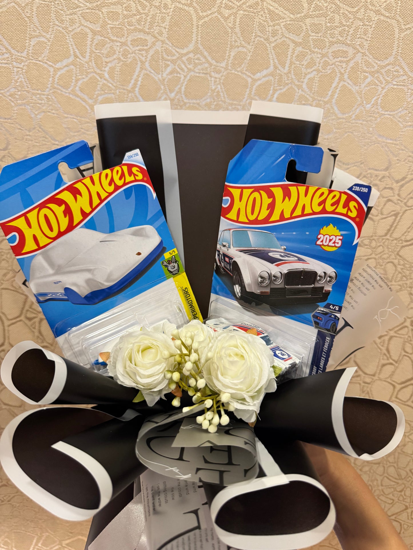 Jaguar & Porsche Hot Wheels Bouquet – Where Classics Meet Speed