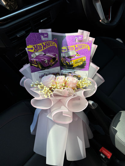 Nissan Patrol & Shelby Cobra Hot Wheels Bouquet – Heritage wrapped in hHorsepower