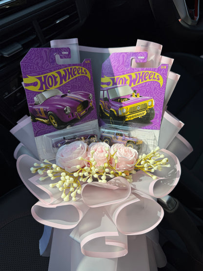 Nissan Patrol & Shelby Cobra Hot Wheels Bouquet – Heritage wrapped in hHorsepower