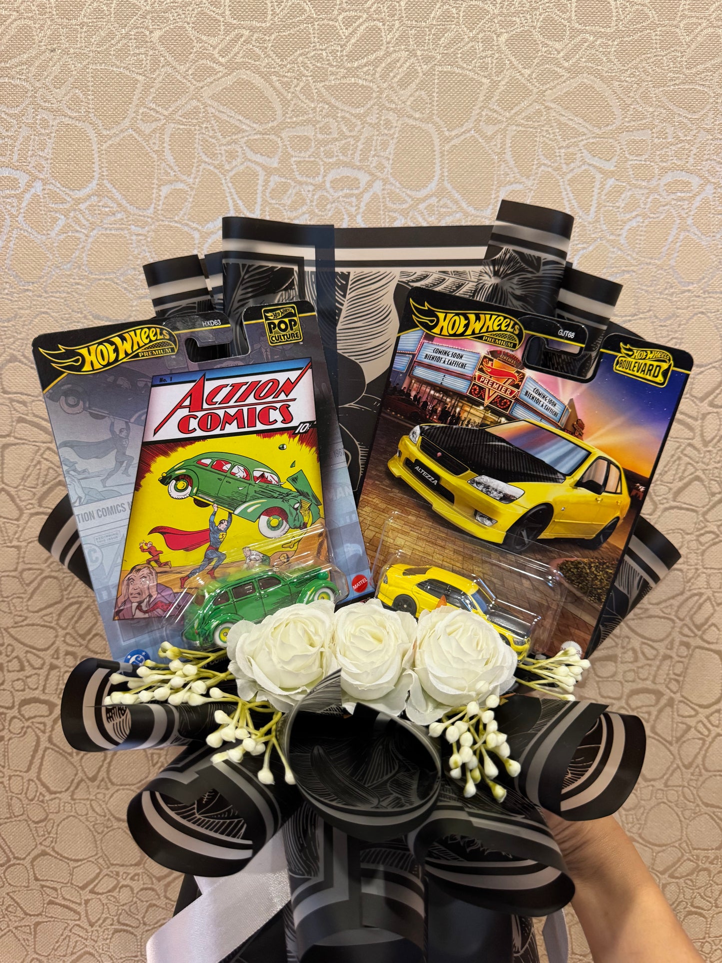 Hot Wheels Action Sedan & Toyota Altezza Bouquet – Vintage story, modern speed