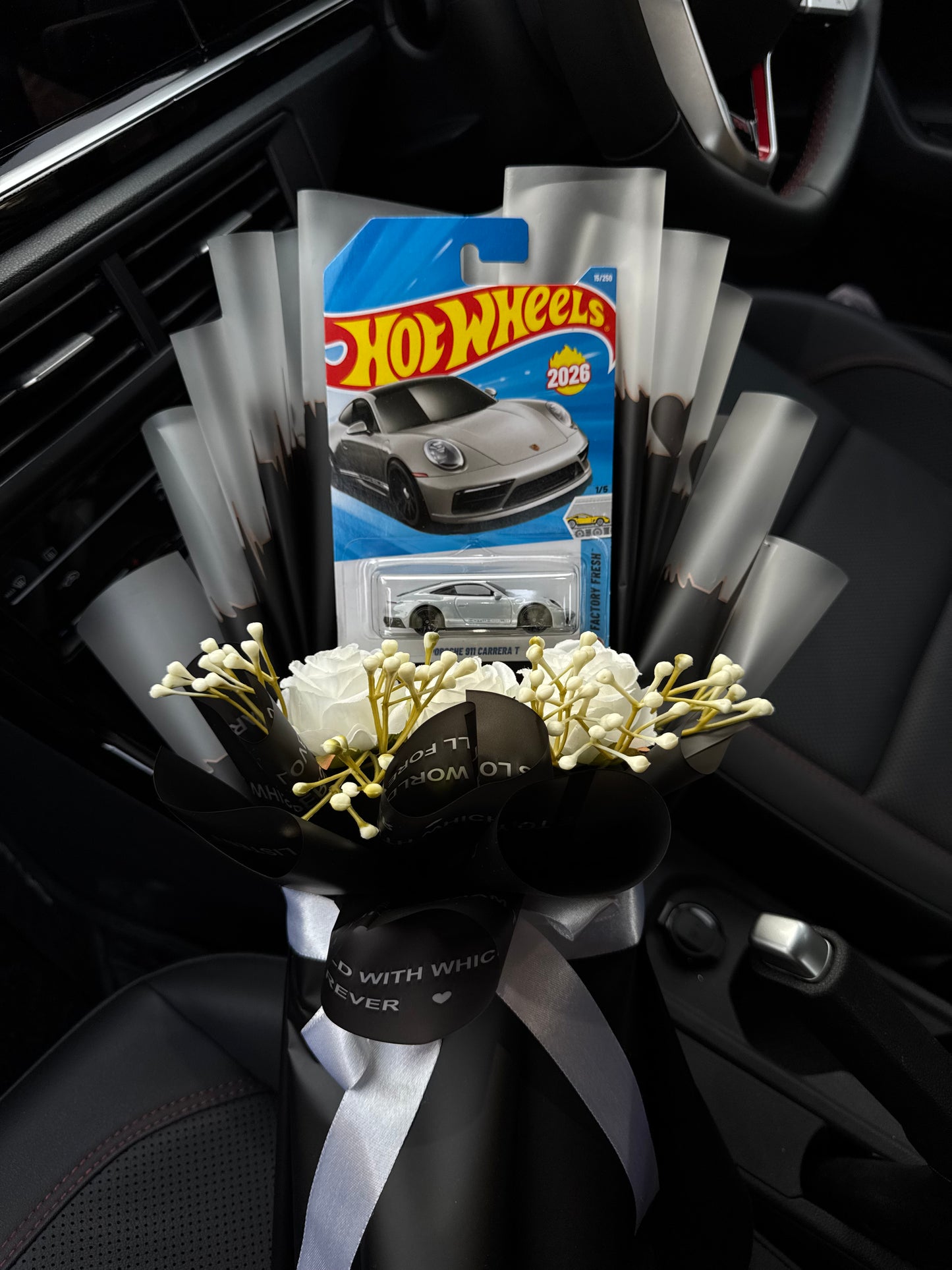 Porsche 911 Carrera T Hot Wheels Bouquet – For hearts that race in luxury