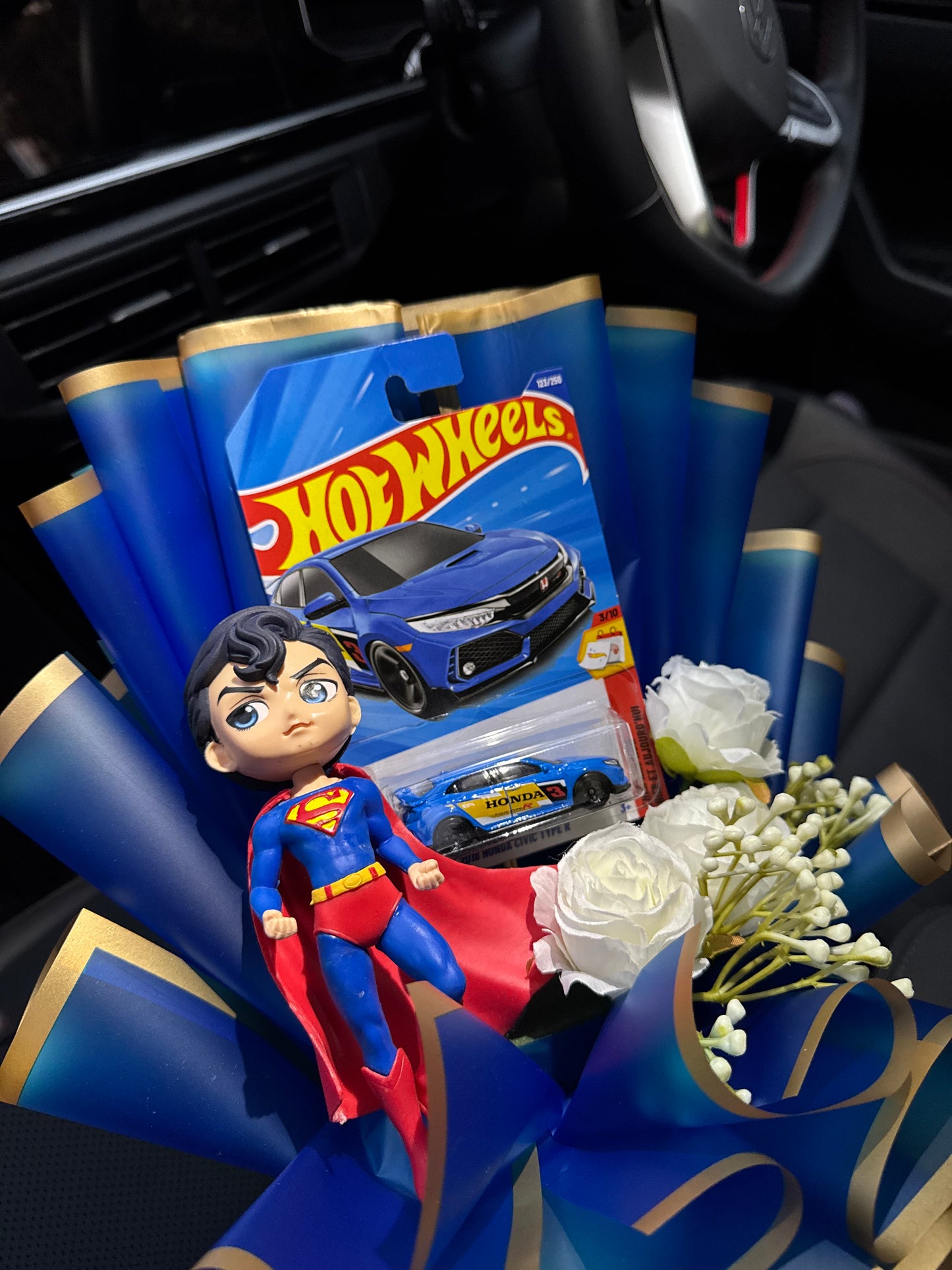 Superman Hot Wheels Bouquet – Sky-Born Strength