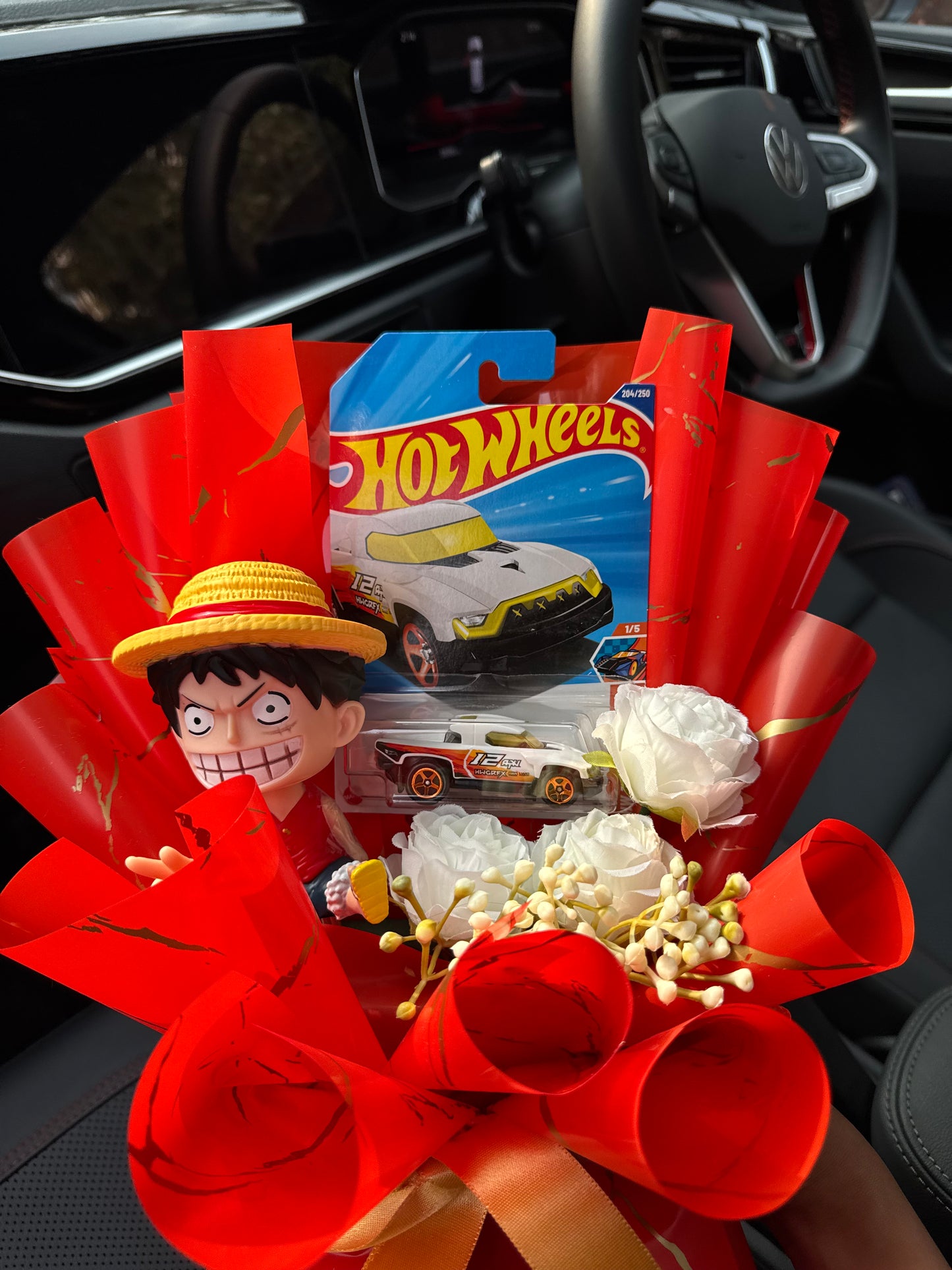 Luffy Hot Wheels Bouquet – A Grin That Refuses to Give Up