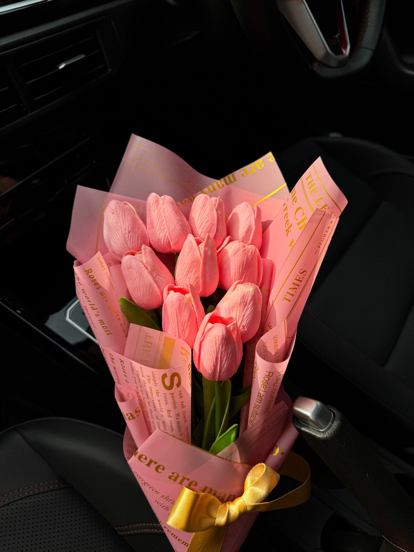 Pink Tulip Bouquet – Not Loud, Just Unforgettable