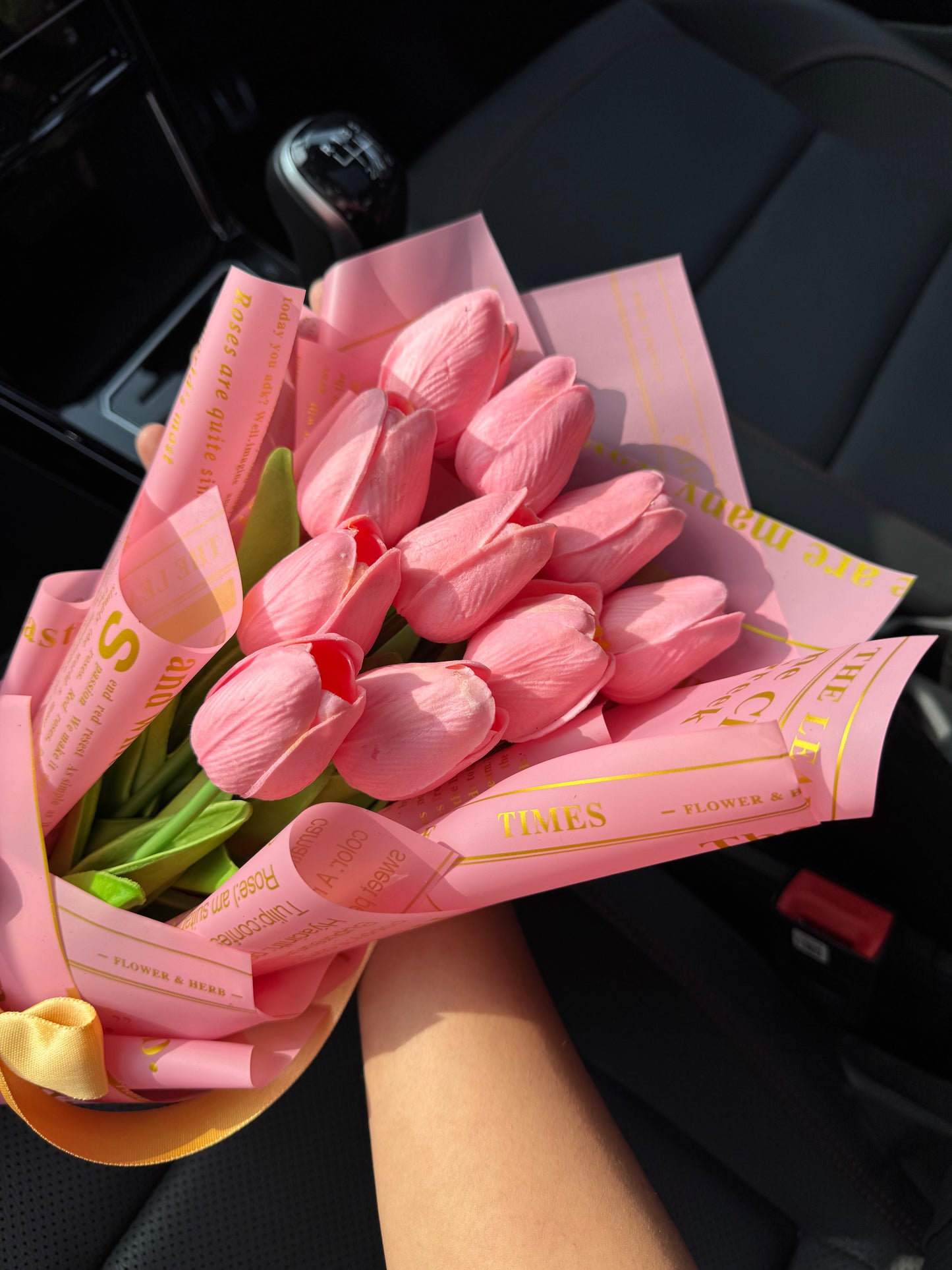 Pink Tulip Bouquet – Not Loud, Just Unforgettable