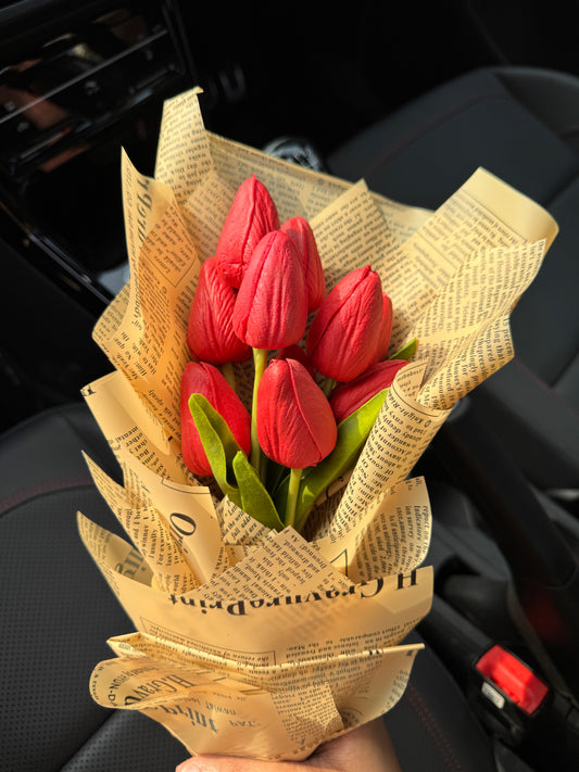 Red Tulip Bouquet – A Classic Symbol of Love