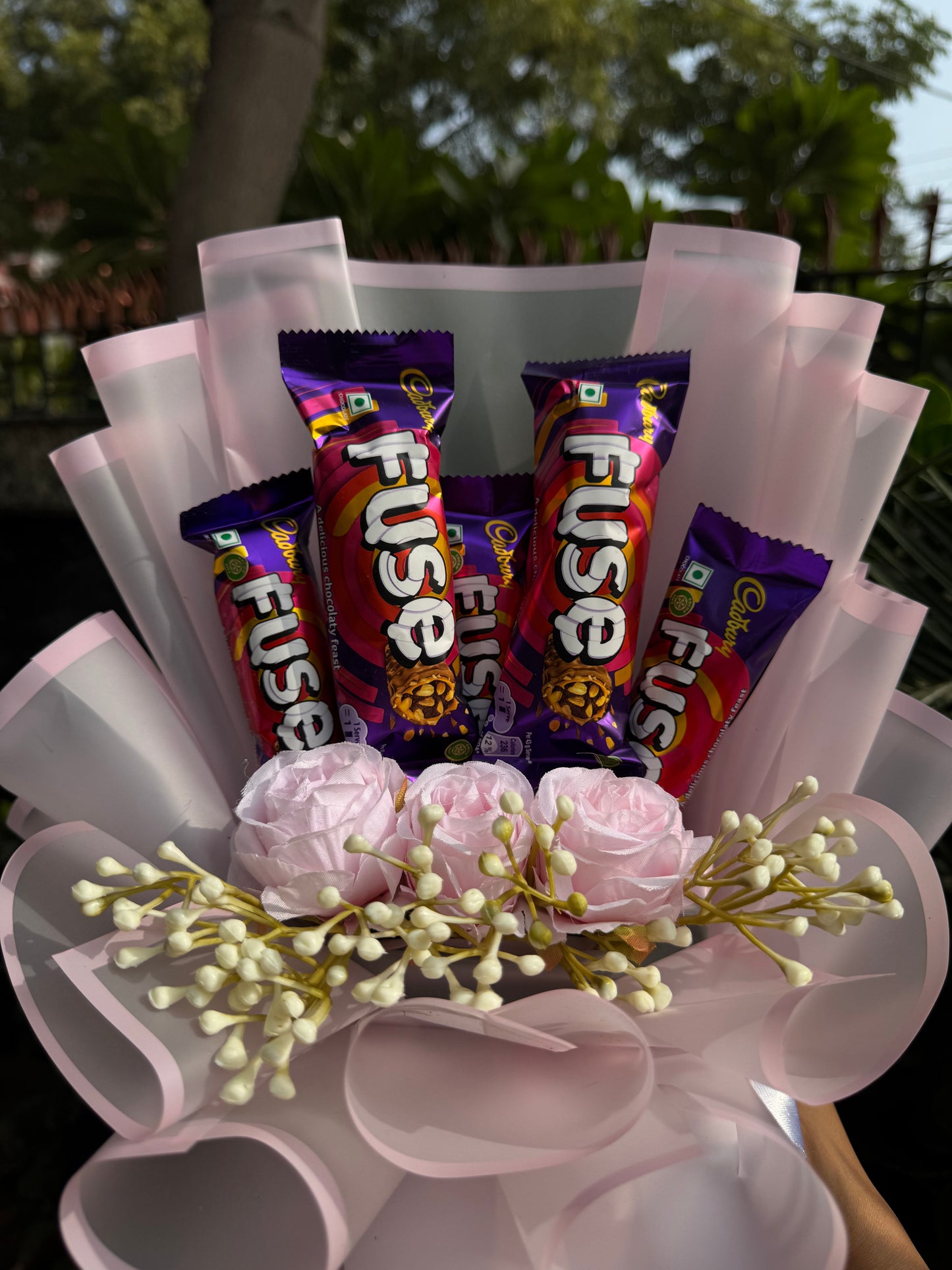 Cadbury Fuse Chocolate Bouquet – A Delicate Blend of Charm and Chocolate