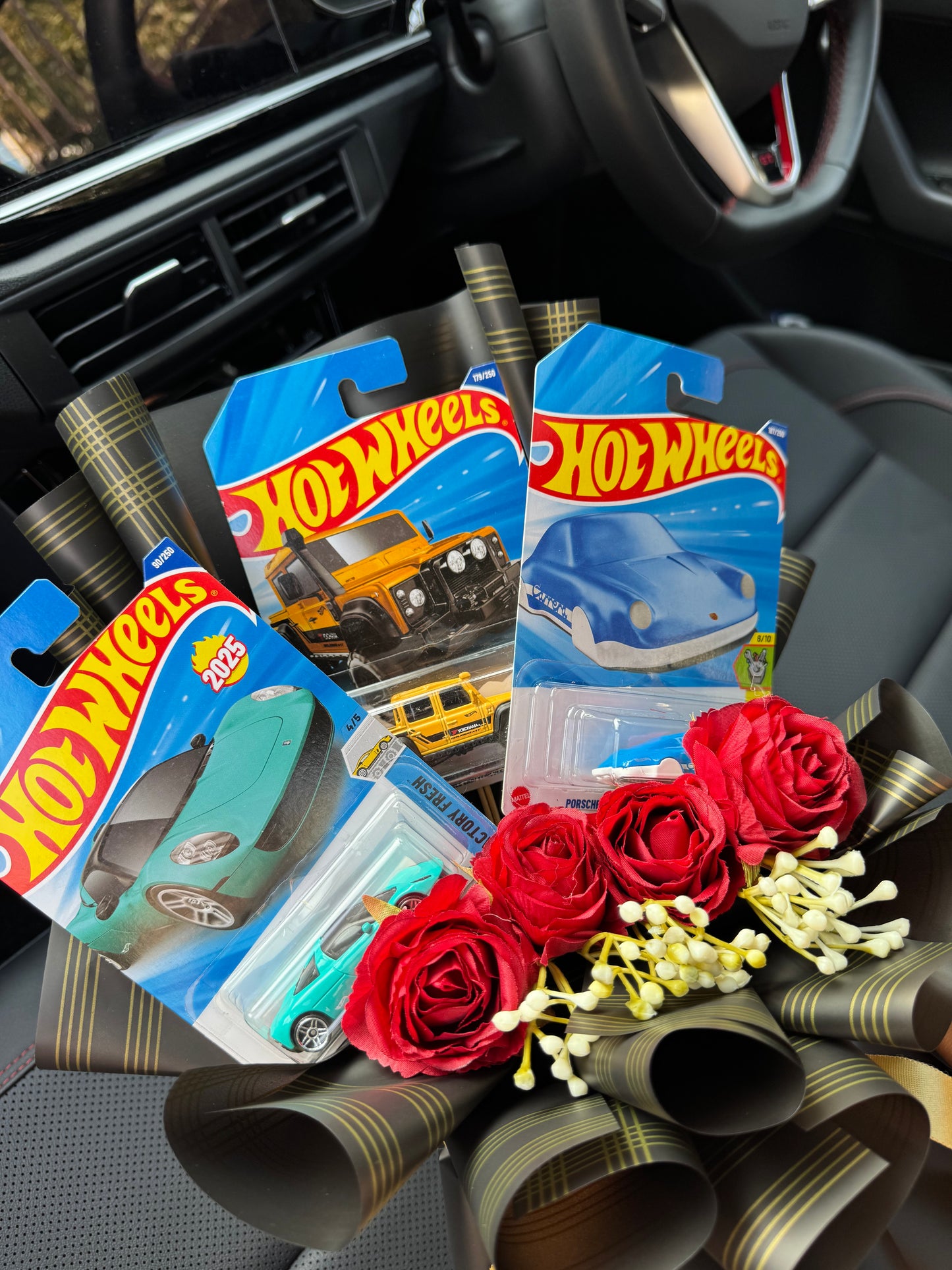 Premium Hot Wheels Bouquet – Legendary Rides, Unforgettable Gift