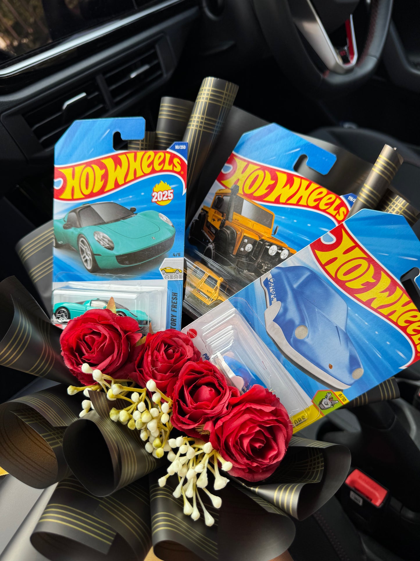 Premium Hot Wheels Bouquet – Legendary Rides, Unforgettable Gift