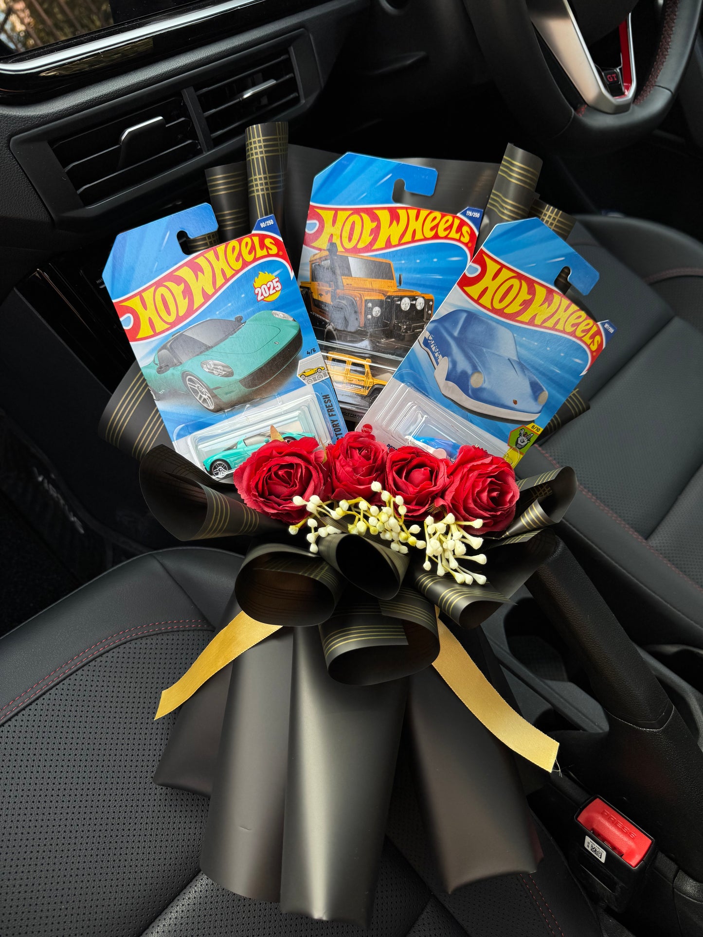 Premium Hot Wheels Bouquet – Legendary Rides, Unforgettable Gift