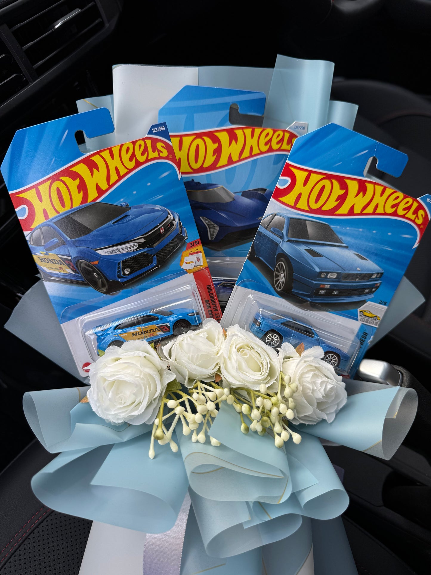 Blue Legend Hot Wheels Bouquet – Three Icons Wrapped In Calm Elegance