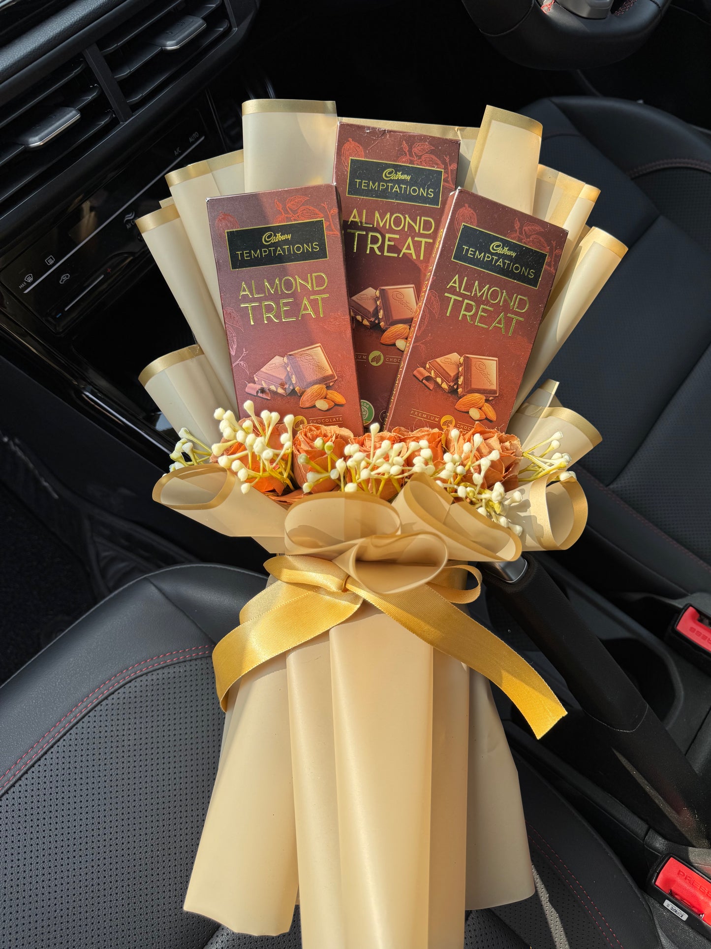 Cadbury Temptations Chocolate Bouquet – Golden Elegance Crafted For Pure Indulgence