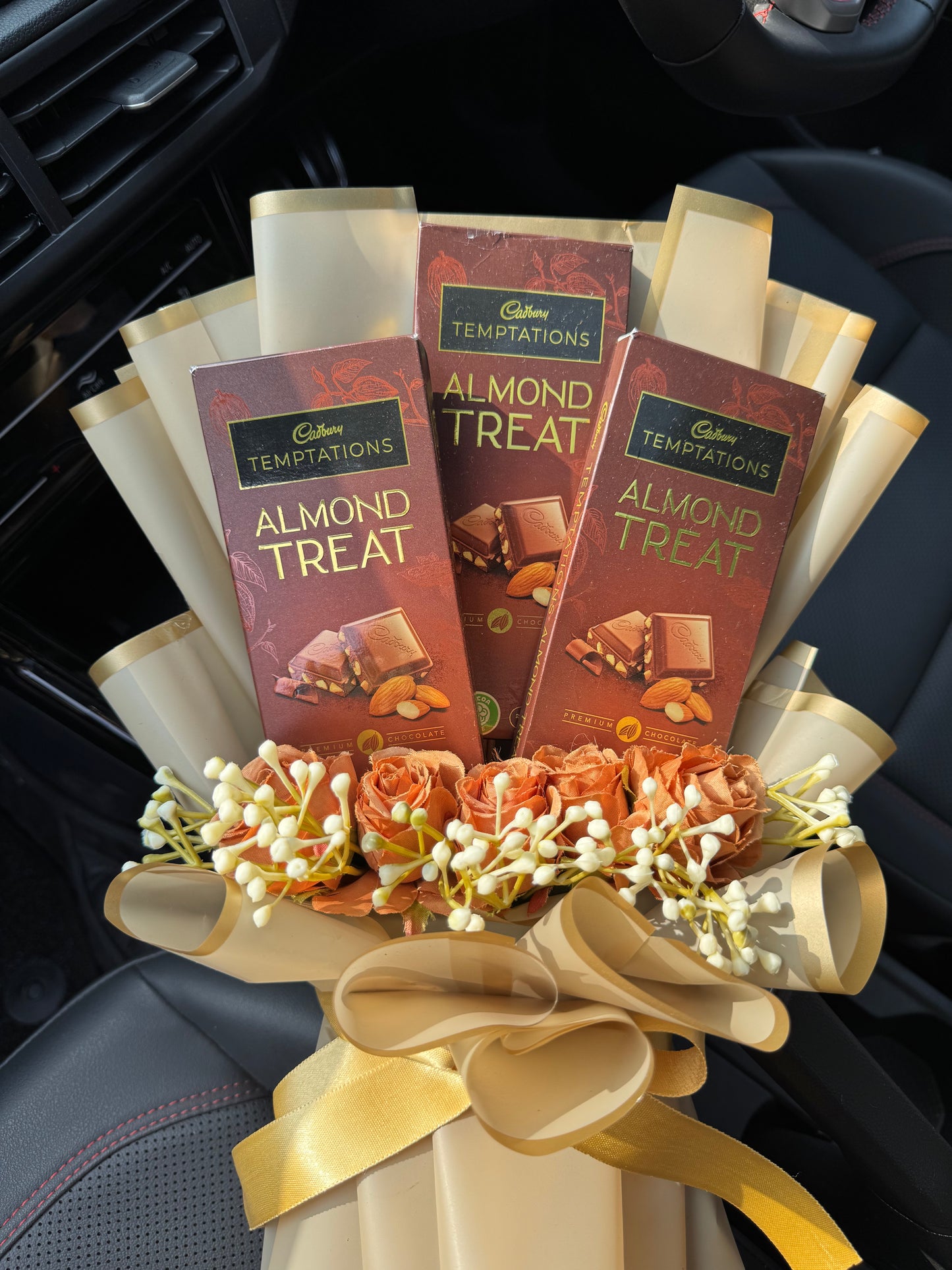 Cadbury Temptations Chocolate Bouquet – Golden Elegance Crafted For Pure Indulgence