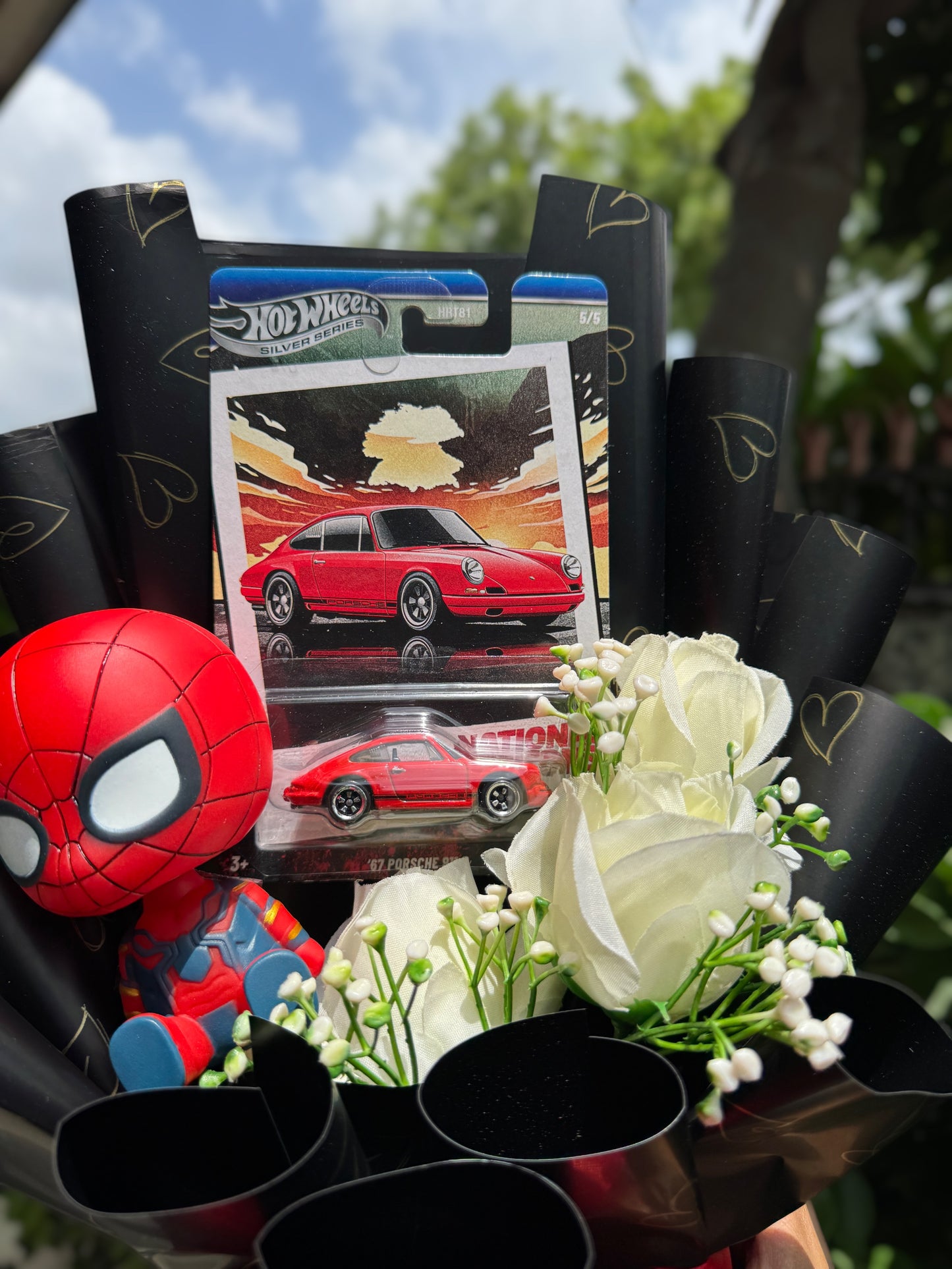67 Porsche 911 R Hot Wheels Bouquet - The Spiderman Edition
