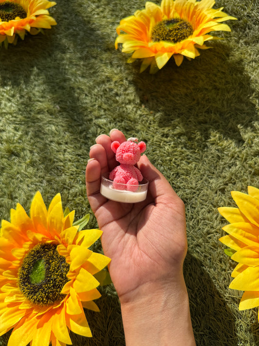 Teddy Bear with a Crown Candle – Handcrafted Decorative Scented Candle