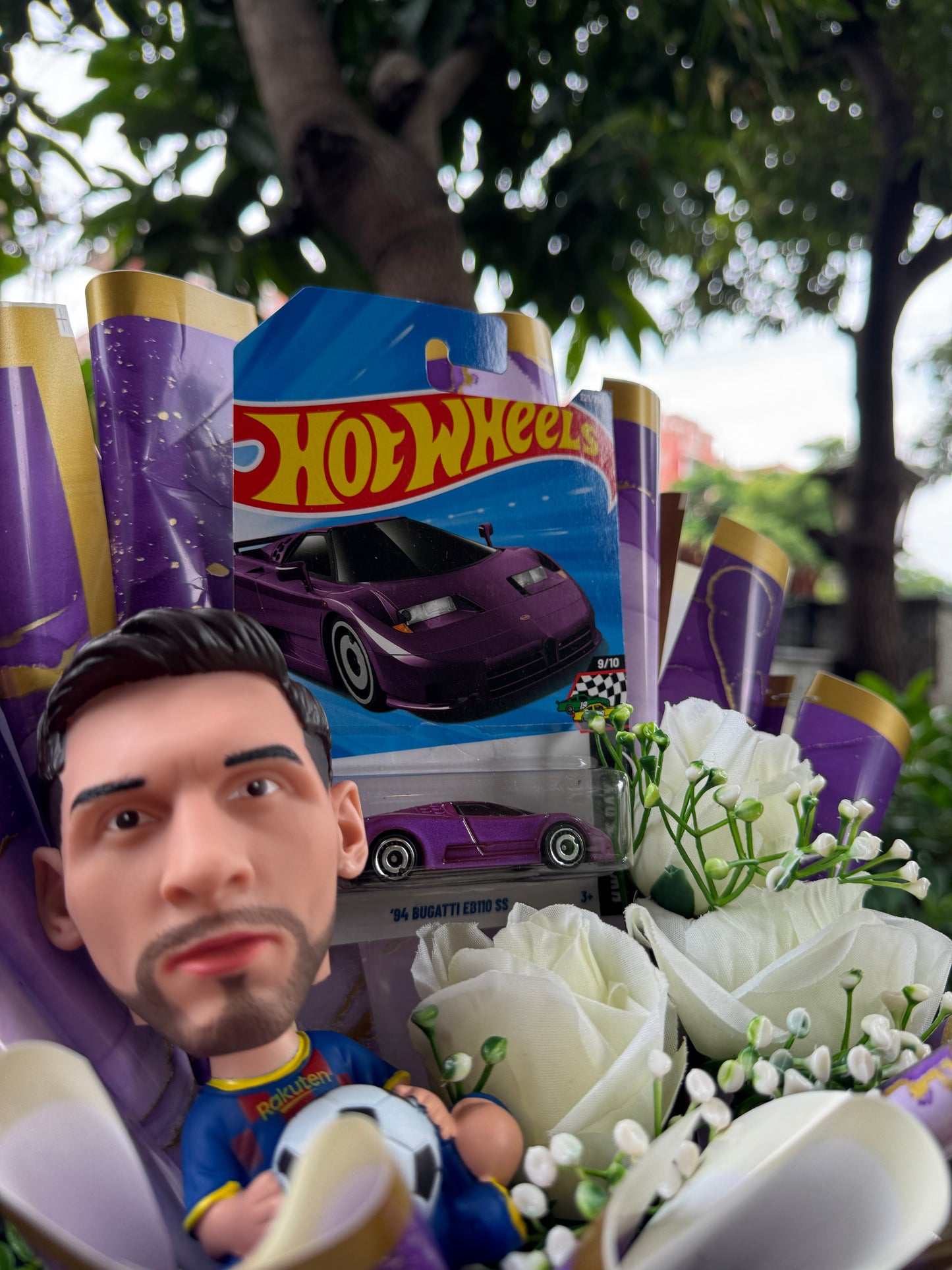 94 Bugatti EB110 ss HotWheels Bouquet -Messi unstoppable drive
