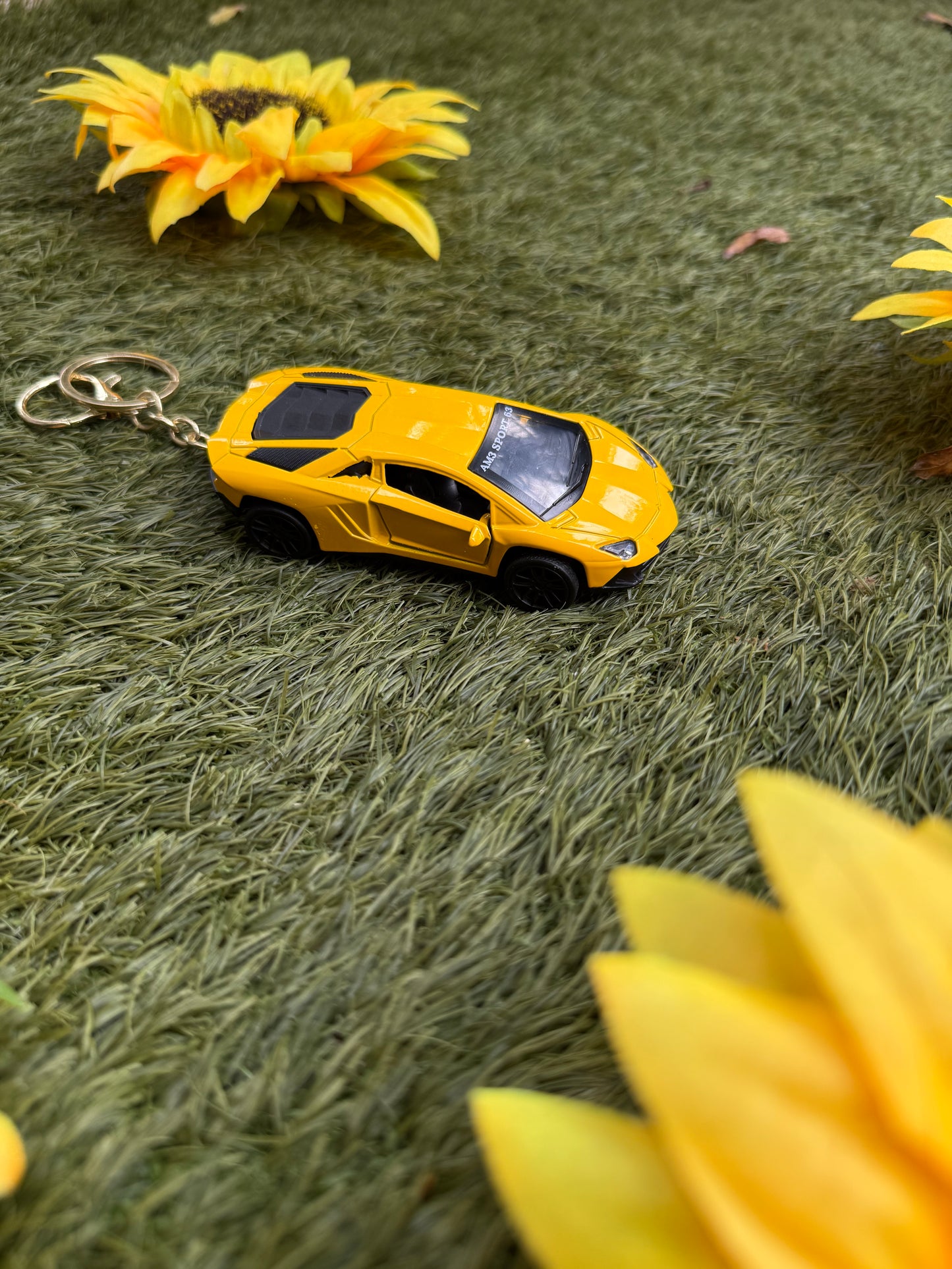 Premium Lamborghini Aventador Metal Car Keychain – Bold Design, Power & Prestige