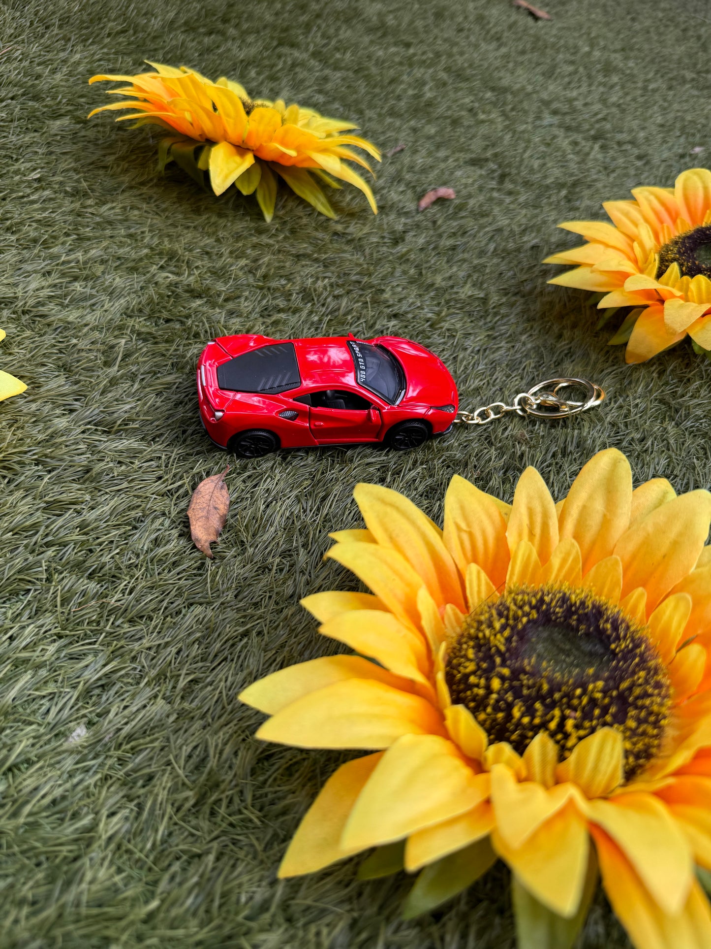 Premium Ferrari 488 Metal Car Keychain – Iconic Style, Power & Luxury