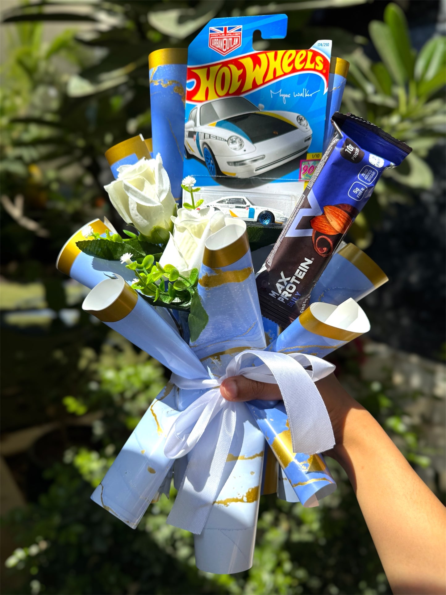 Elite Drive Hot Wheels Bouquet - Porsche and Protein bars