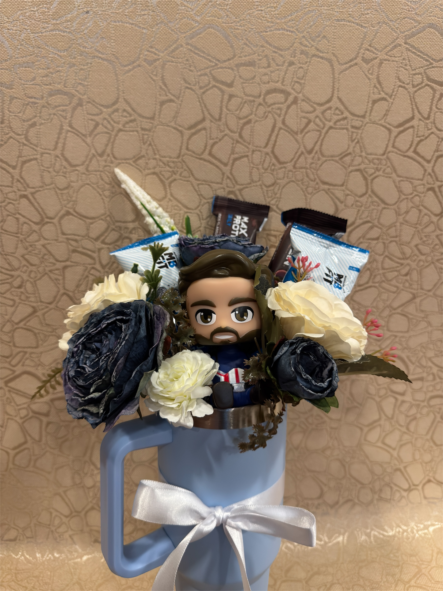 The Protein Tumbler - Captain America protein bar gift set