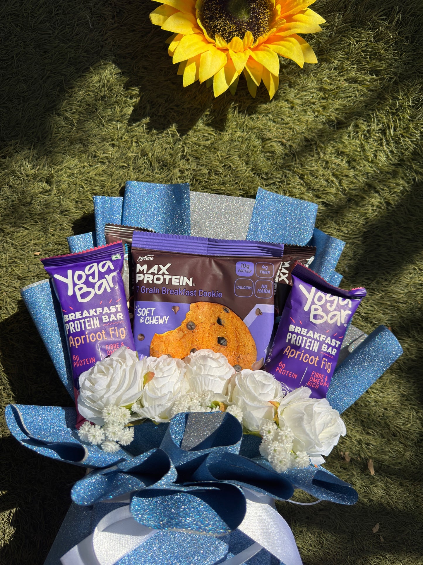 Fitness Lovers Protein Snack Bouquet | Yoga Bar & Max Protein