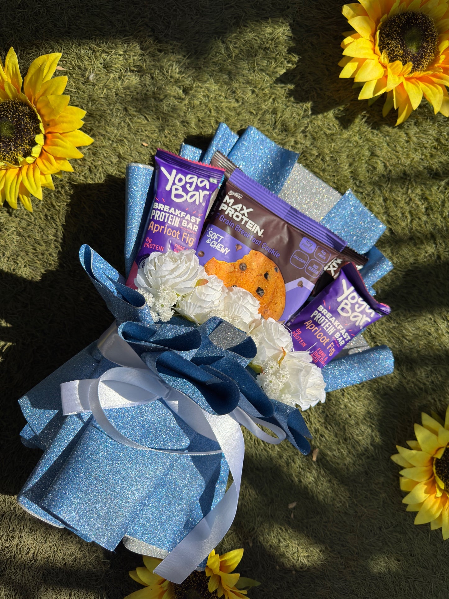 Fitness Lovers Protein Snack Bouquet | Yoga Bar & Max Protein